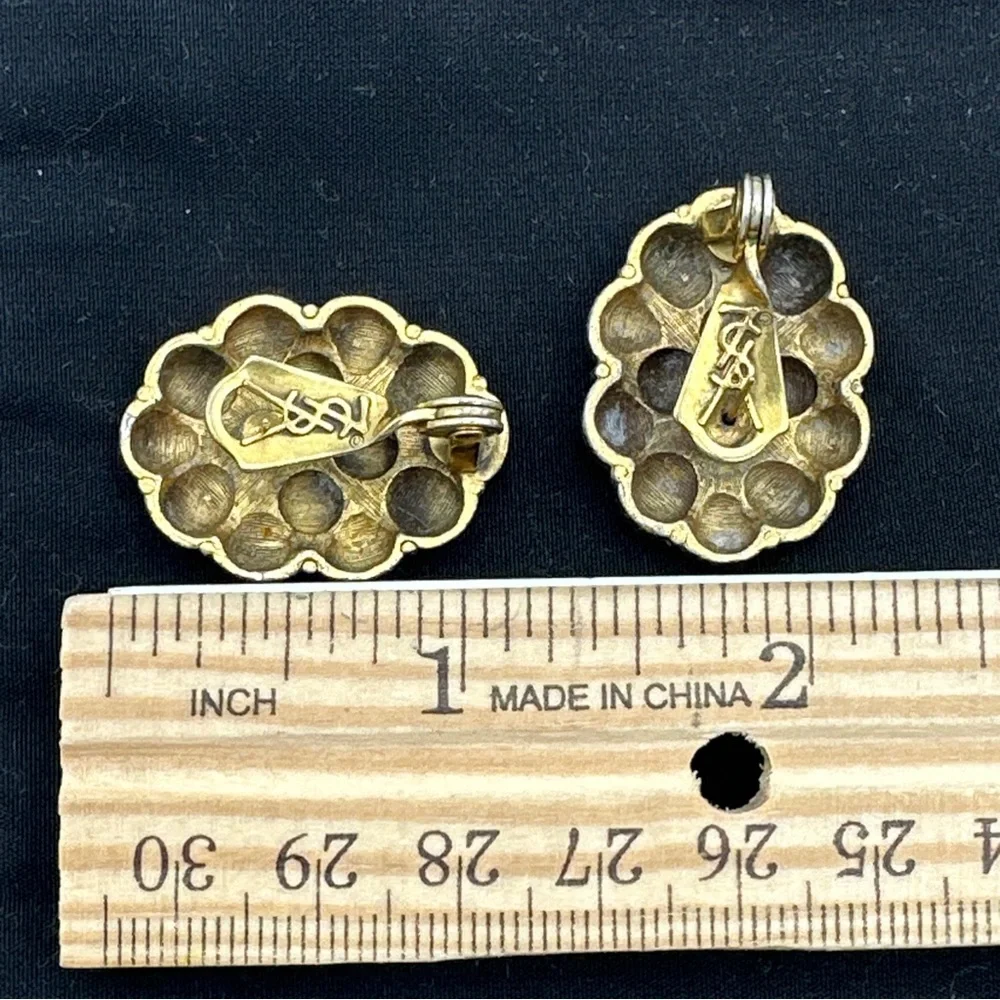 Vintage 1970’s YSL Yves Saint Laurent Quilted Clip On with post Earrings.#413‎ - Picture 4 of 6